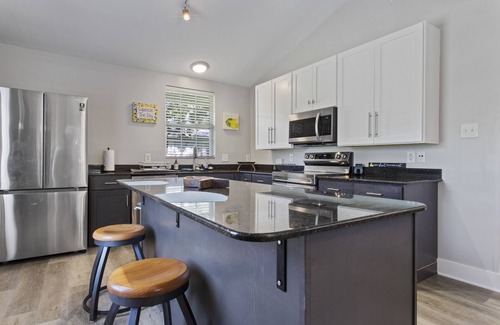 Gulf Hills Casa | Quaint and Cozy! Close to Downtown and the Beach!