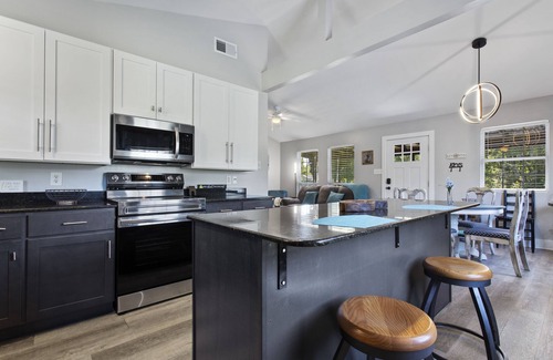 Gulf Hills Casa | Quaint and Cozy! Close to Downtown and the Beach!