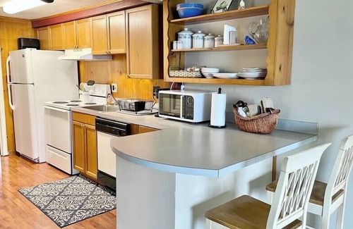 Acton Casa | Quaint and Cozy Cottage in Ideal Location