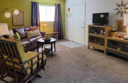 Pear Park Casa | Quaint and Cozy Cottage 3 Mi to Palisade Wineries!