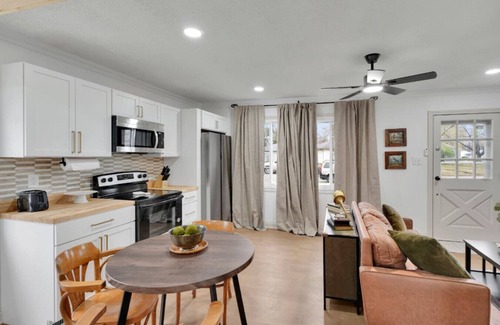 Evansville Casa | Quaint and Cozy Retreat!