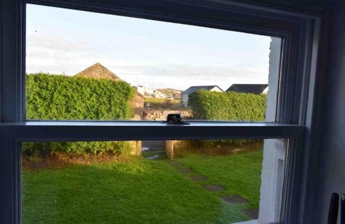 Laphroaig Casa | Quaint and quirky coastal Cottage Islay