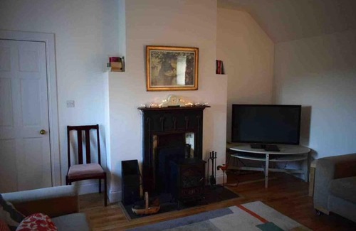 Laphroaig Casa | Quaint and quirky coastal Cottage Islay