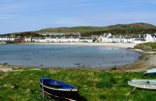 Laphroaig Casa | Quaint and quirky coastal Cottage Islay