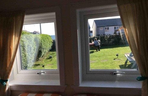 Laphroaig Casa | Quaint and quirky coastal Cottage Islay