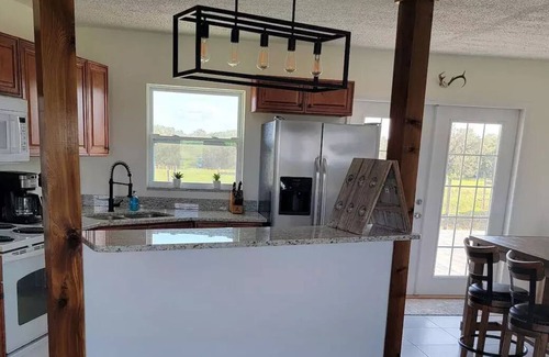 Wimauma Otro | Quaint and Rustic Farm stay with screened in banquet barn.
