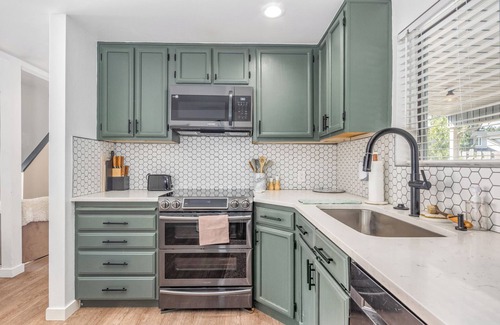 Boise Bench Casa | Quaint Boise Bench Home: Modern with a private yard. Great Location