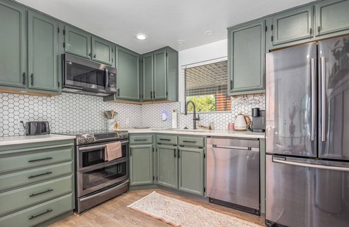 Boise Bench Casa | Quaint Boise Bench Home: Modern with a private yard. Great Location