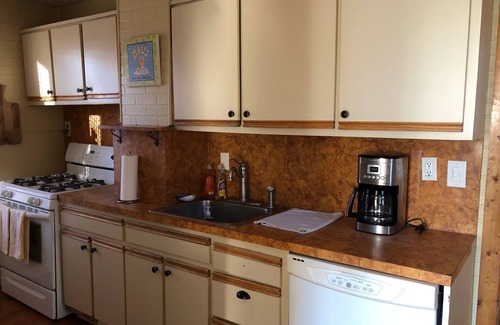 Bradley Beach Casa | Quaint Bradley Beach getaway for Summer weeks weekends or a month.