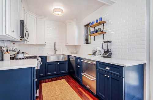 Three Oaks Casa | Quaint, budget-friendly home walking distance to town with grill - dog-friendly