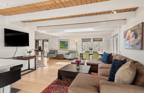 Mountain Valley Casa | Quaint Budget-friendly Retreat With Aspen Charm