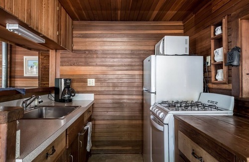 Douglas Cabina | Quaint Cabin Near Douglas Beach