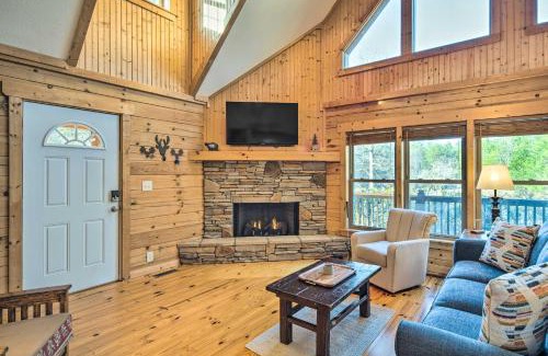 Sweetbriar Farms Casa | Quaint Cabin with Deck and Loft 10 Mi to Lake Lure!