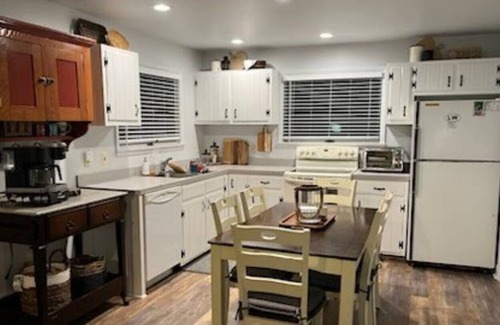 Wallenpaupauk Lake Estates Cabaña | Quaint, calming cottage in WLE!