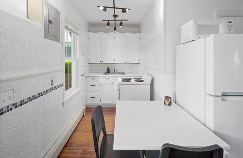 Provincetown Cabaña | Quaint Cape Cod Cottage - 5mins to the beach, Galleries and Provincetown fun!