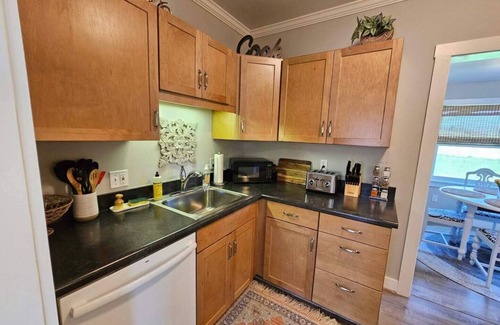 Surry Apartamento | Quaint Coastal Village Apt. located only 24 miles from Acadia National Park