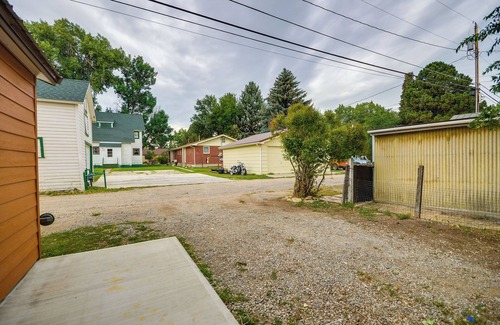 Cody Cabaña | Quaint Cody Cottage w/ Grill: Walk to Downtown!