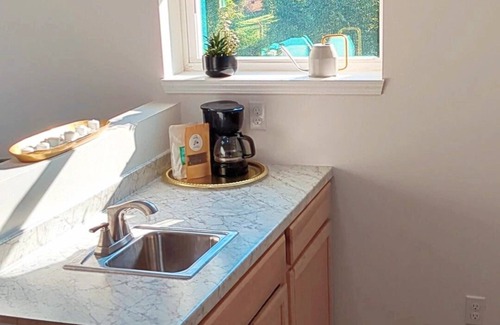 Hidden Valley Casa | Quaint, comfortable, fully equipped 1 bedroom, 1 bath unit centrally located!