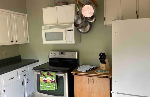 Charleston Casa | Home-Baño Privado-Quaint, Comfy, Close