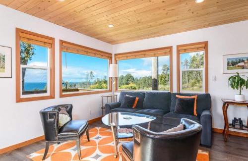 Gualala Casa | Quaint Cottage for 2 With Ocean Views