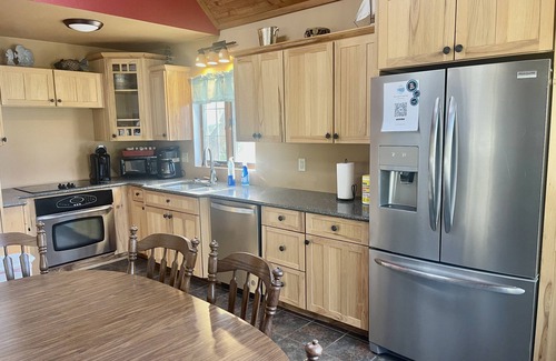 Curtice Cabaña | Quaint Cottage SO Close to Lake Erie