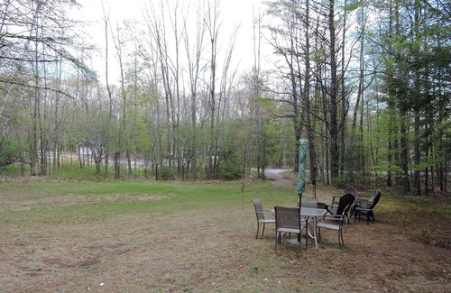 Moultonborough Cabaña | Quaint Cottage with town beach access sleep 4