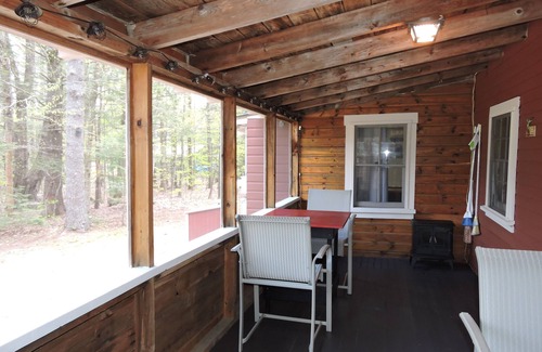 Moultonborough Cabaña | Quaint Cottage with town beach access sleep 4