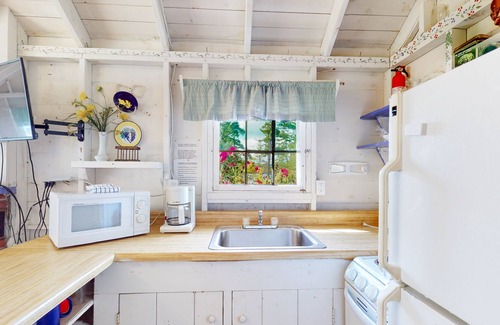 Moultonborough Cabaña | Quaint cottage with lake views, firepit, swim raft, community beach & dock