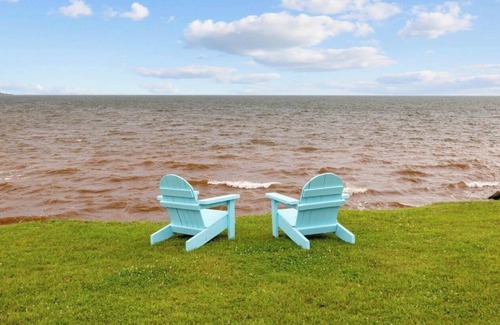 Rice Point Cabaña | Quaint Cottage with direct beach access and water views that go on for miles.