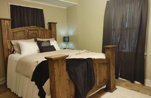 Mansura Casa | Quiet Country Home nestled 5 minutes from town