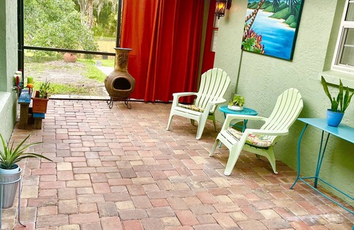 Braden River Casa | Quaint Country Charm! Private Guest House