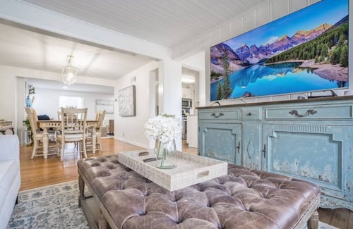 Prairie Village Casa | Quaint, dog-friendly Prairie Village Home!