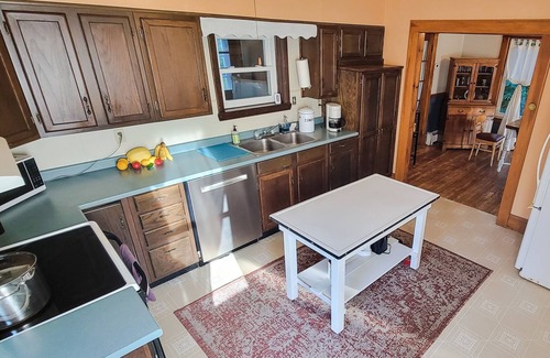 Island Falls Casa | Quaint Farmhouse on ATV Trails - High Speed WiFi!