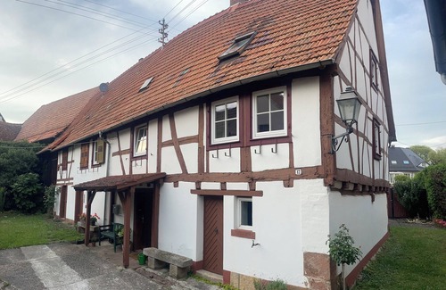 Schweigen-Rechtenbach Casa | Quaint half-timbered house Rosa