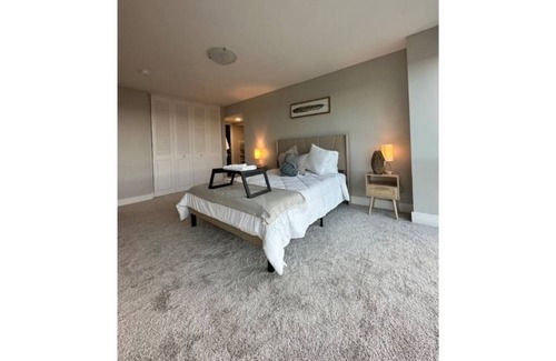 Pittsburgh Condominio | Quaint HighRise Condo 3bed 2bath w/ City Views