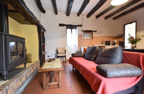Allas-les-Mines Casa | Quaint Home in Berbiguières, Valley of the Castles at 15min