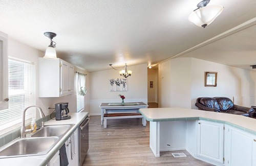 Oakley Casa | Quaint home with firepit, gas grill, WiFi, dog-friendly