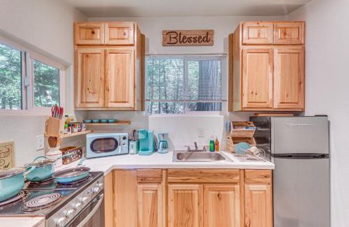 Idyllwild Casa | Quaint Idyllwild Cabin half Mi to Trailhead!