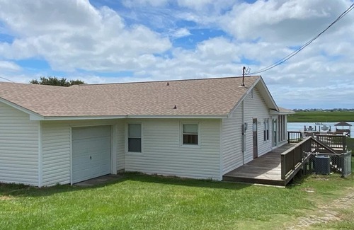 Hampstead Casa | Quaint Intracoastal waterway house with specular views!