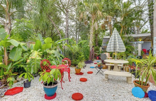 St. Petersburg - Clearwater Cabaña | Quaint Jungle Hideaway Near Downtown St. Pete