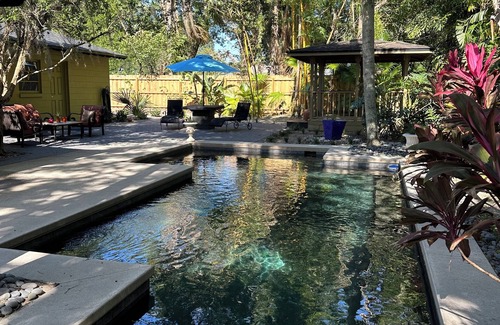 Winter Park Casa | Quaint Key West Pool Bungalow