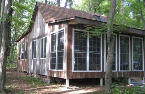 Middleburgh Cabina | Quaint Lakeside Nature Cabin