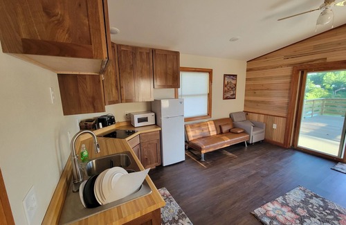 Littleport Cabina | Quaint Lakeview Cabin