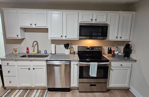 Lindenwald Casa | Quaint Liberty Township Remodeled Home