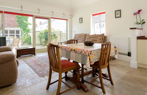Usk Casa | Quaint listed building on edge of Brecon Beacons