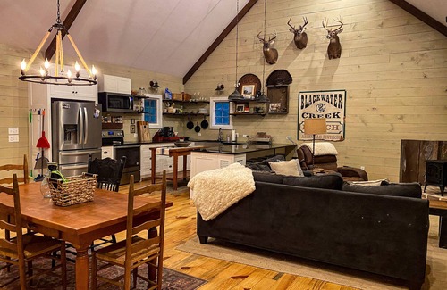 Etta Cabina | Quaint Little Cabin with a view.