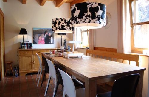 Goldegg Casa | Quaint Mansion near ski bus in Goldegg