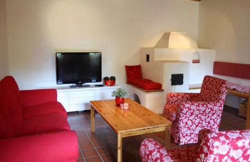 Goldegg Casa | Quaint Mansion near ski bus in Goldegg