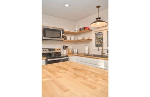 Johnsonburg Casa | Quaint, Off Grid Lakefront Cabin on 200 private Acres