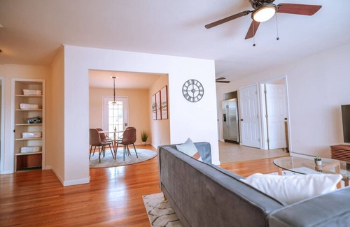 Martinsburg Casa | Quaint Rancher with Fully Fenced Back Yard.